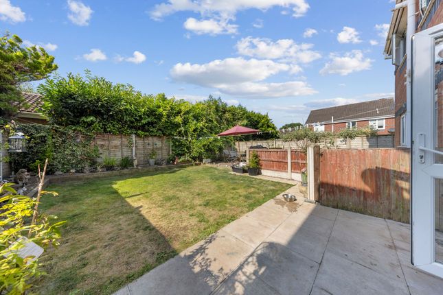 2 Pride Close, Newton-Le-Willows photo 4