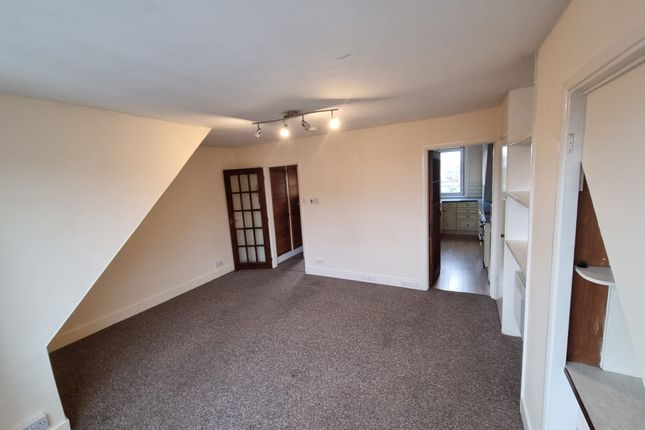 Flat 3C, Trimworth Road, Folkestone photo 2