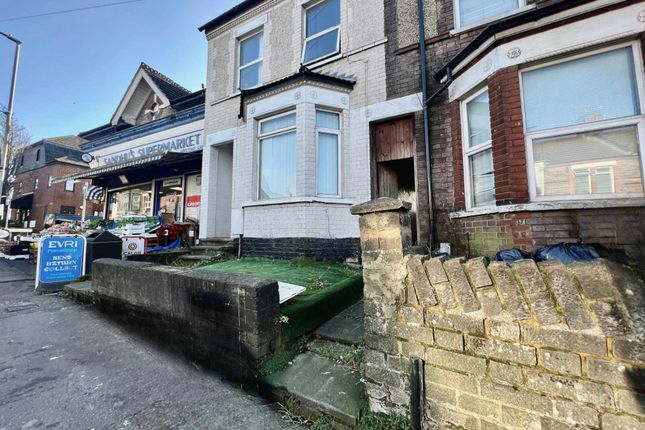 Thumbnail End terrace house for sale in Dallow Road, Luton