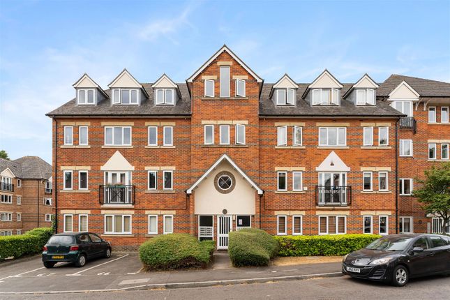 Thumbnail Flat for sale in Victory Road, London