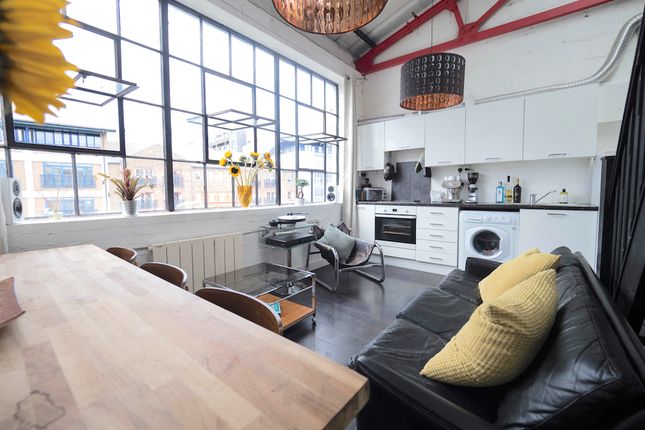 Thumbnail Flat to rent in Canalside Studios, Orsman Road, Shoreditch