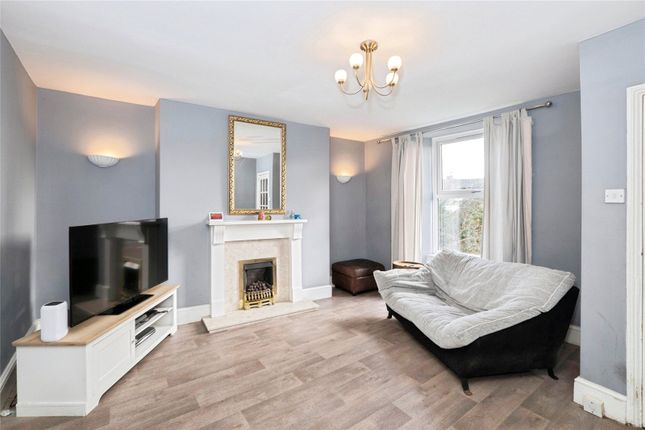 2, Canfield Place, Redruth photo 2