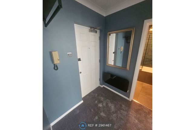 Flat, Dolphin Court Kingsmead Road, High Wycombe photo 4