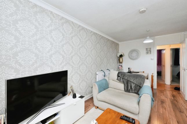 31, Brunswick Court, Rawdon Drive, Hoddesdon photo 4