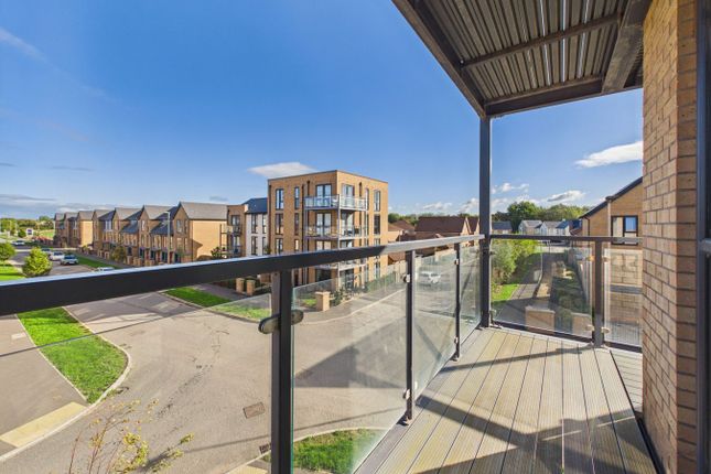 Flat 8, 74, Cowleaze Path, Banwell photo 2