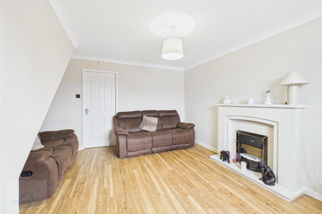 11, St. Matthews Close, Crewe photo 4