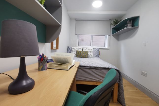 Green Penthouse, Lustrous House, Gillingham photo 3
