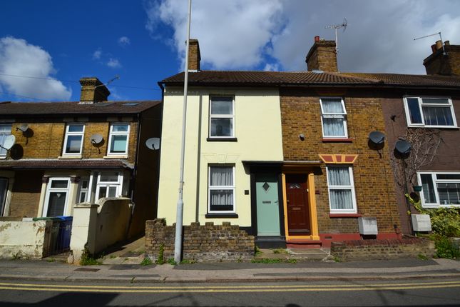 End terrace house to rent in Crown Road, Sittingbourne, Kent