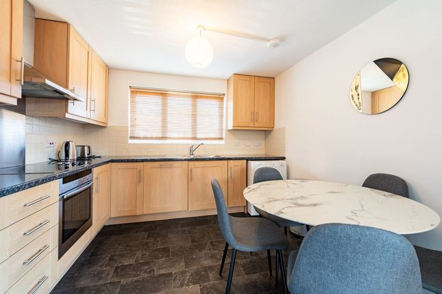 Flat to rent in North Road, Wimbledon, London