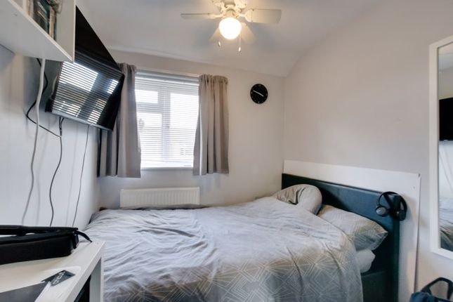 End terrace house for sale in Darenth Road, Welling