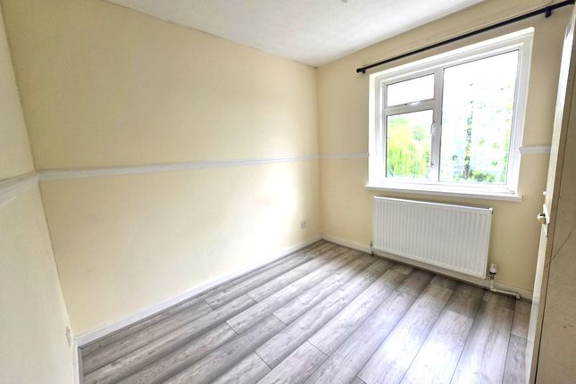 34, Glazier Drive, Milton Keynes photo 4