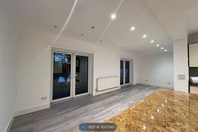 Ellesmere Avenue, London photo 2
