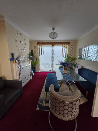 17, Haycroft Gardens, London photo 3