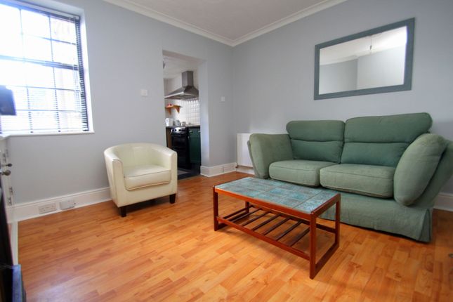 182 Columbia Road, Bournemouth photo 5