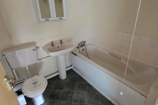 71 Tennyson Close, 24, Scotland Green Road, Enfield photo 3