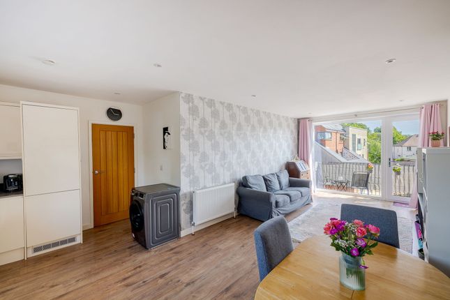 10 GB House, East Grinstead photo 4