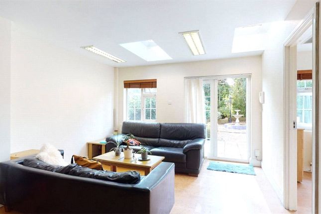 4b, 85, Watford Way, London photo 2