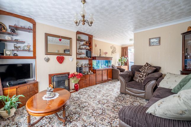18, Springfield Close, York photo 4
