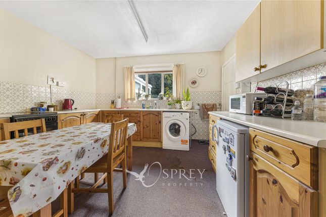 2, Bridgeside, Northamptonshire, PE8 photo 3