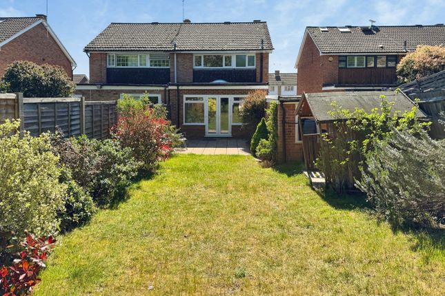 37, Vauxhall Drive, Reading photo 4