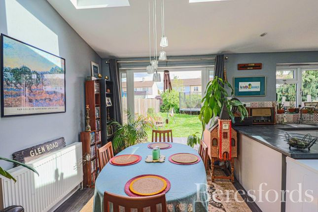 15, Milburn Crescent, Essex photo 4