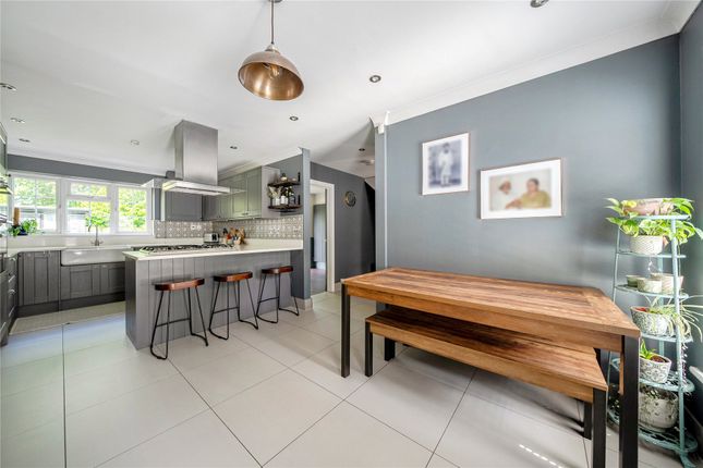 7, South Farm Lane, Surrey photo 4