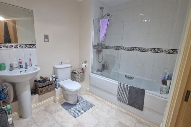 79, Carisbrooke Road, Leeds photo 5