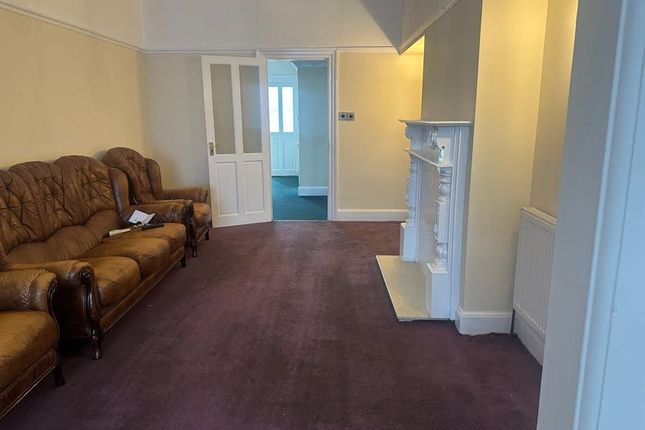285, Dunstable Road, Luton photo 5