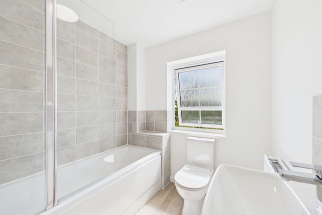 27 Cooke Way, Lydney photo 4