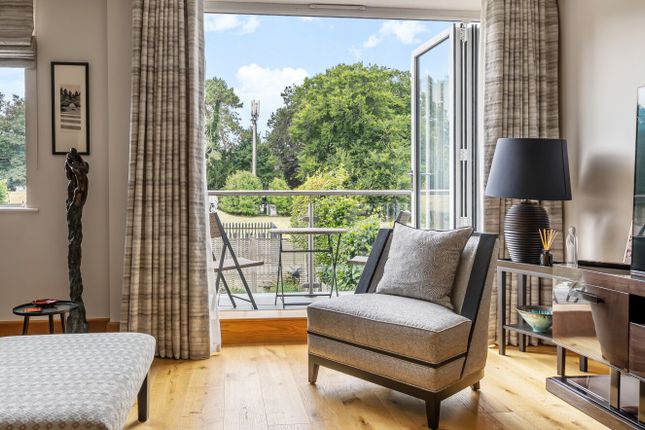 45, Fraser Gardens, Hampshire photo 4