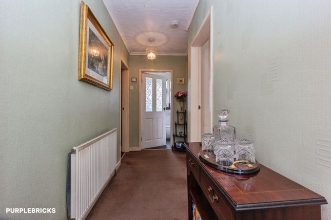 14, Birkdale Avenue, Oldham photo 4