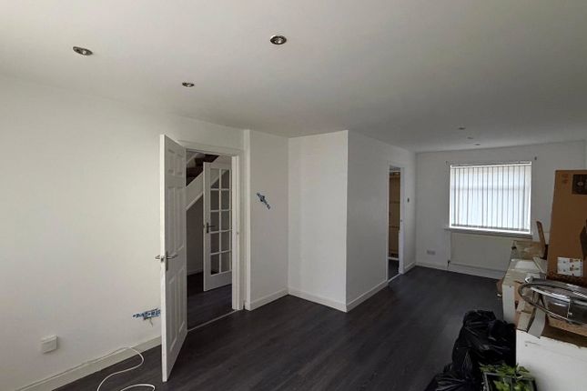 74, West Woodside Avenue, Renfrewshire photo 3