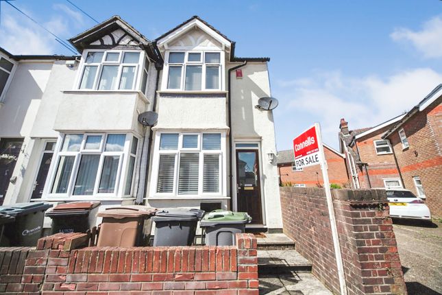 End terrace house for sale in Turners Road South, Luton