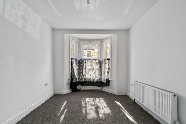 Terraced house for sale in Caledon Road, London