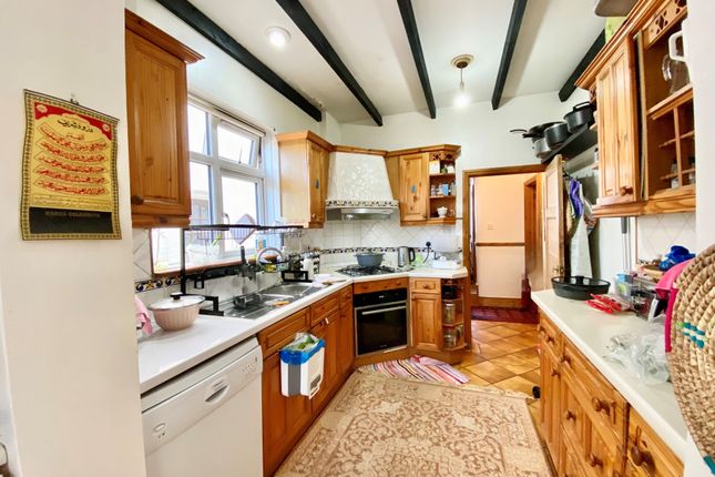 Ridgeview Road, Whetstone photo 4