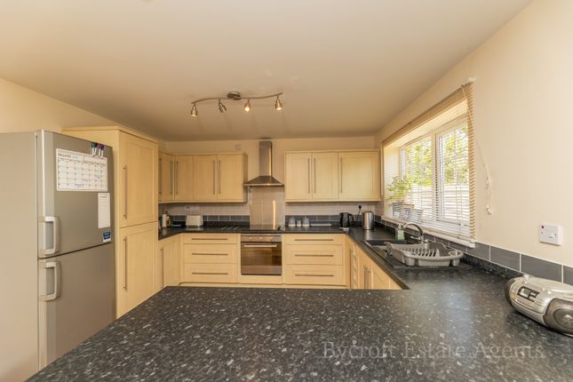 17, Elmhurst Close, Great Yarmouth photo 4