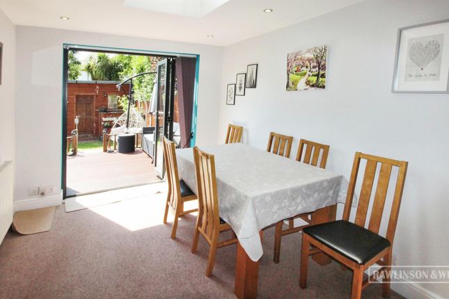 30, Rosemary Avenue, West Molesey photo 3