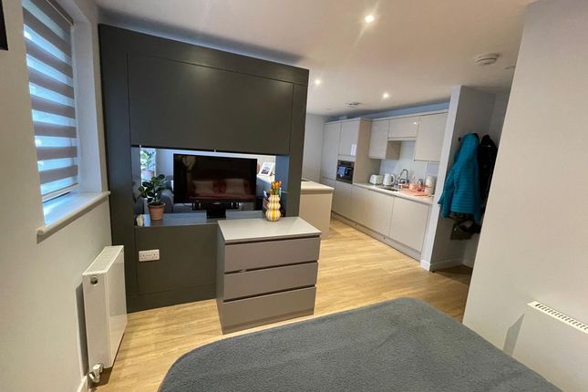 1 Lincoln House, Brookfield Road, High Wycombe photo 2