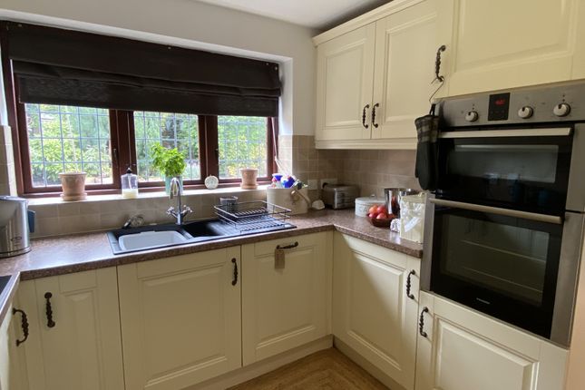 31, Everglade Road, Telford photo 2