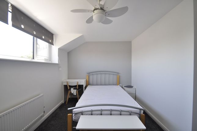 Room 3, Flat 2 66 Argosy Way, 66 Argosy Way, Newport photo 5