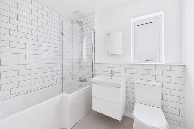 3, Teg Lowarth, Redruth photo 3