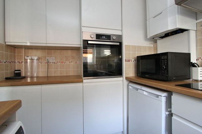 74, Swallow Park, Thornbury photo 4
