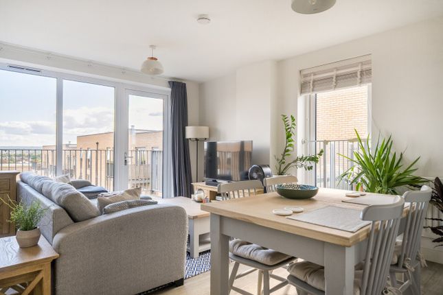 Flat 158, Lambourne House,, Apple Yard, London photo 2