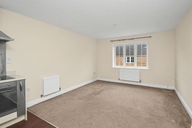 19, Kesteven Way, Corby photo 3