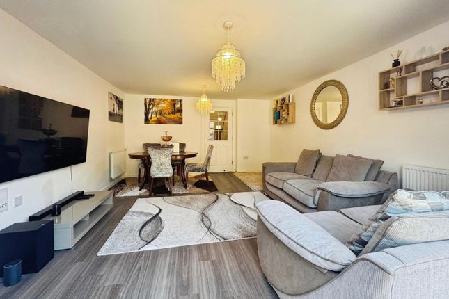 45, Divot Way, Hampshire photo 3