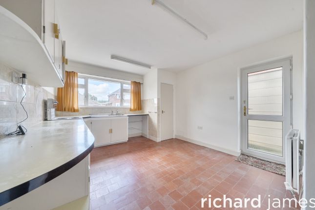 56, Longleaze, Royal Wootton Bassett photo 4