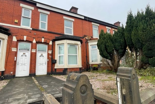 Terraced house to rent in Manchester Road, Bury