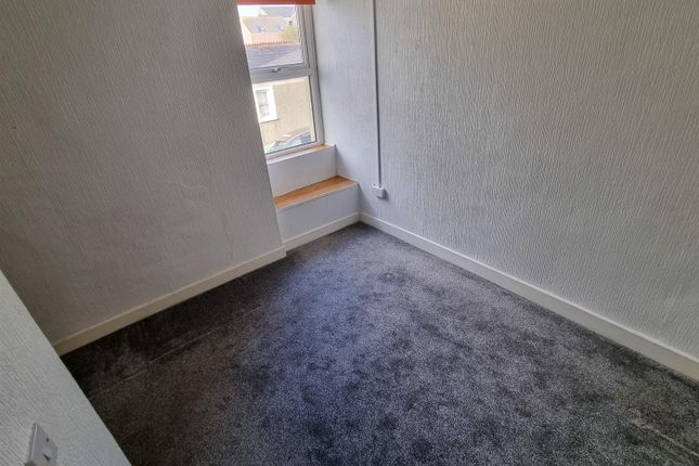 Flat to rent in Hamilton Terrace, Milford Haven
