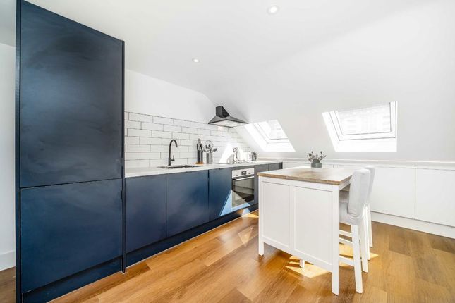 Flat 3, 3, Winchester Street, Acton photo 3