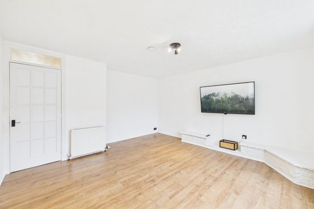 62, Darg Road, Stevenston photo 4